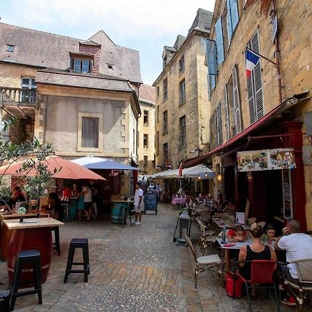 "Les Appartements De Betty A" Coeur Historique Sarlat-la-Caneda Exterior photo
