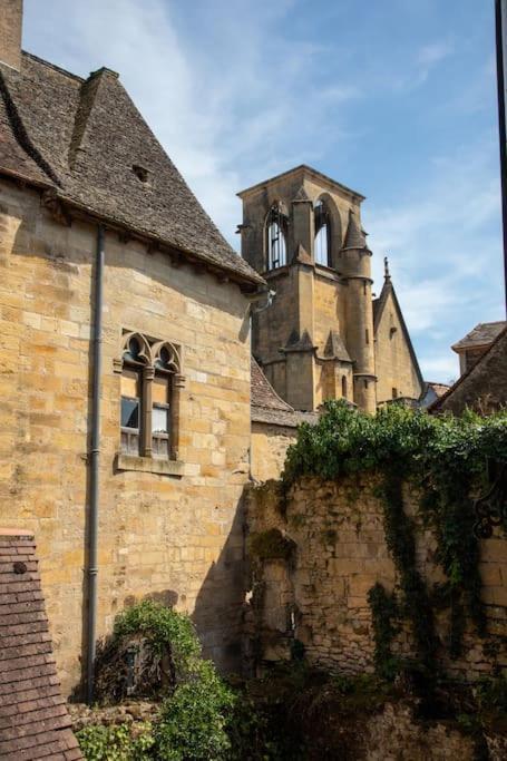 "Les Appartements De Betty A" Coeur Historique Sarlat-la-Caneda Exterior photo